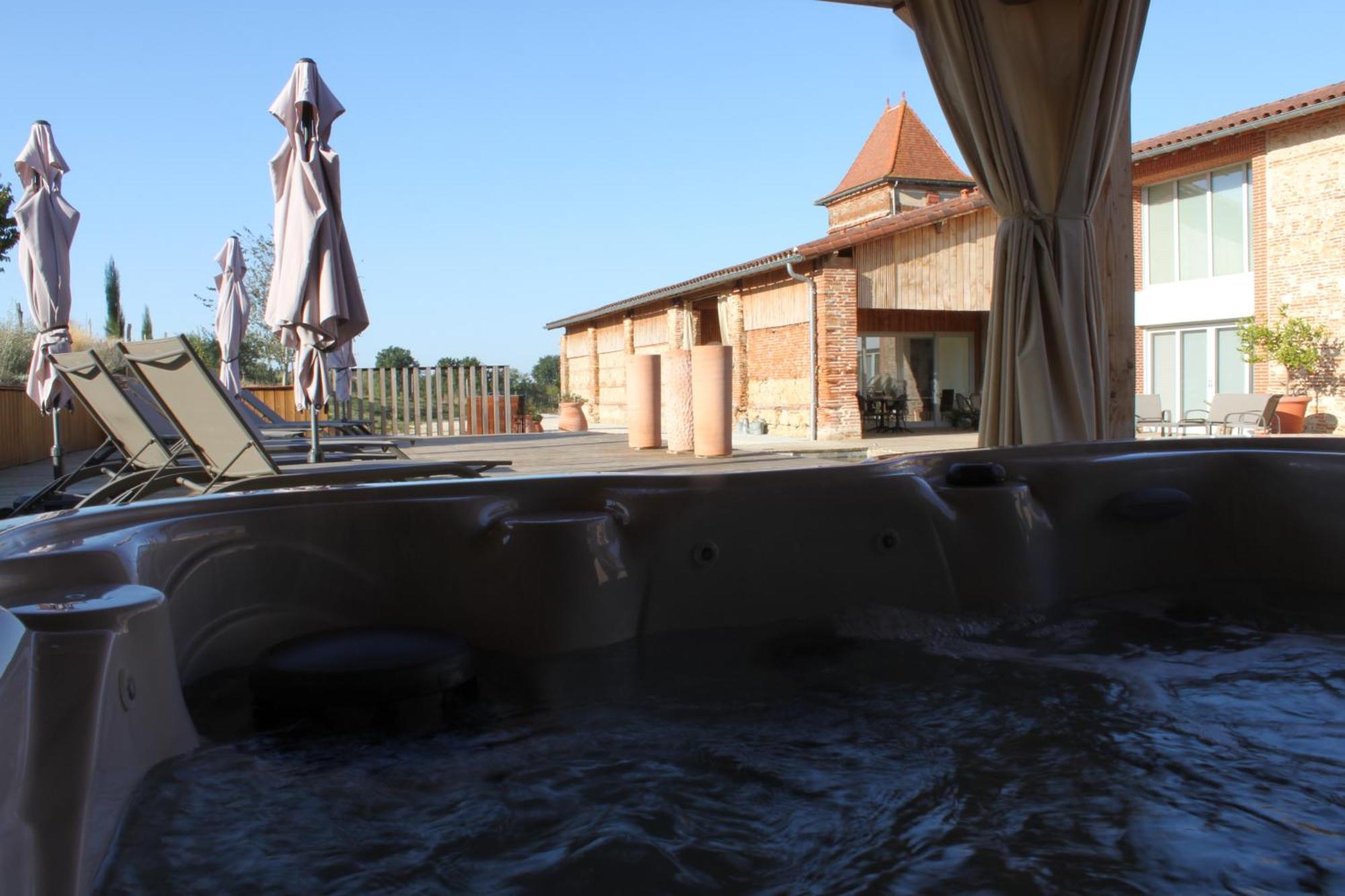 فندق Escons Domaine De Charme Saint-Sulpice-sur-Leze المظهر الخارجي الصورة